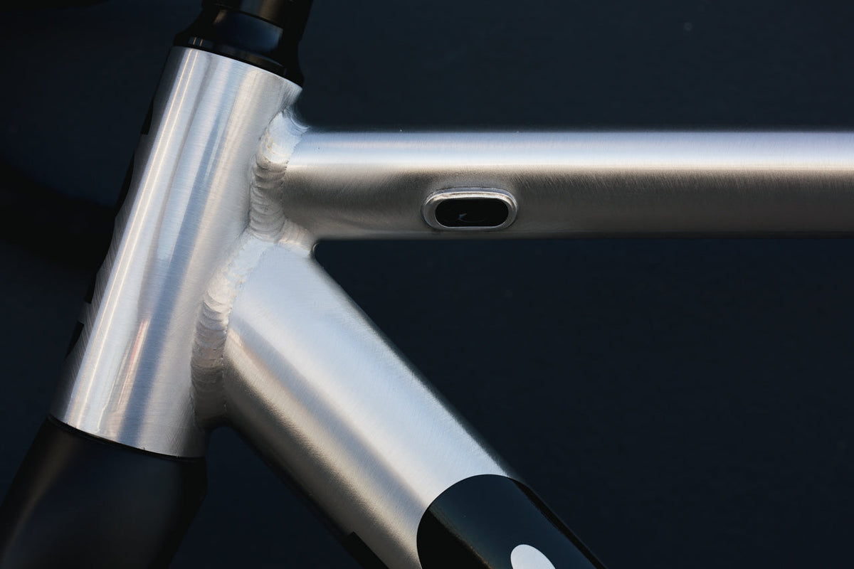 6061 Black Label v3 - Raw / Black